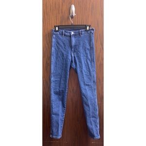 Stretchy, comfy skinny jeans, size 29
